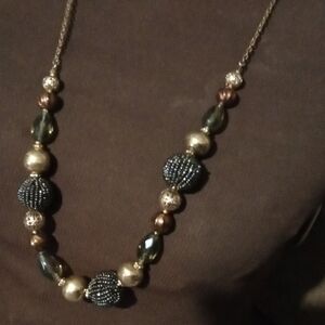 Chic Gold and Black Beaded Necklace